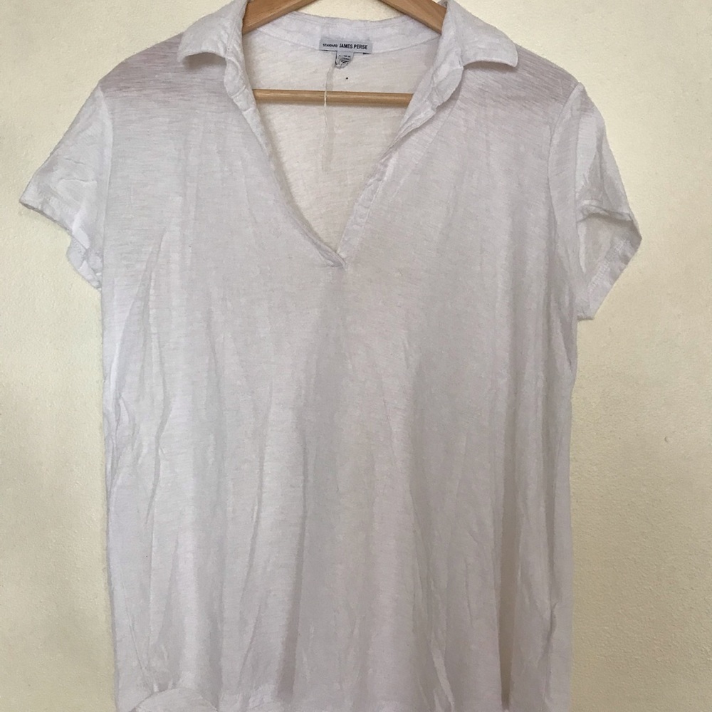 White collared short sleeve shirt